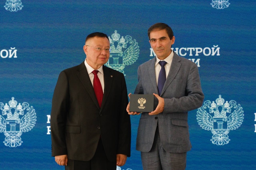 В Минстрое России прошло еженедельное оперативное совещание под председательством Министра строительства и ЖКХ РФ Ирека Файзуллина