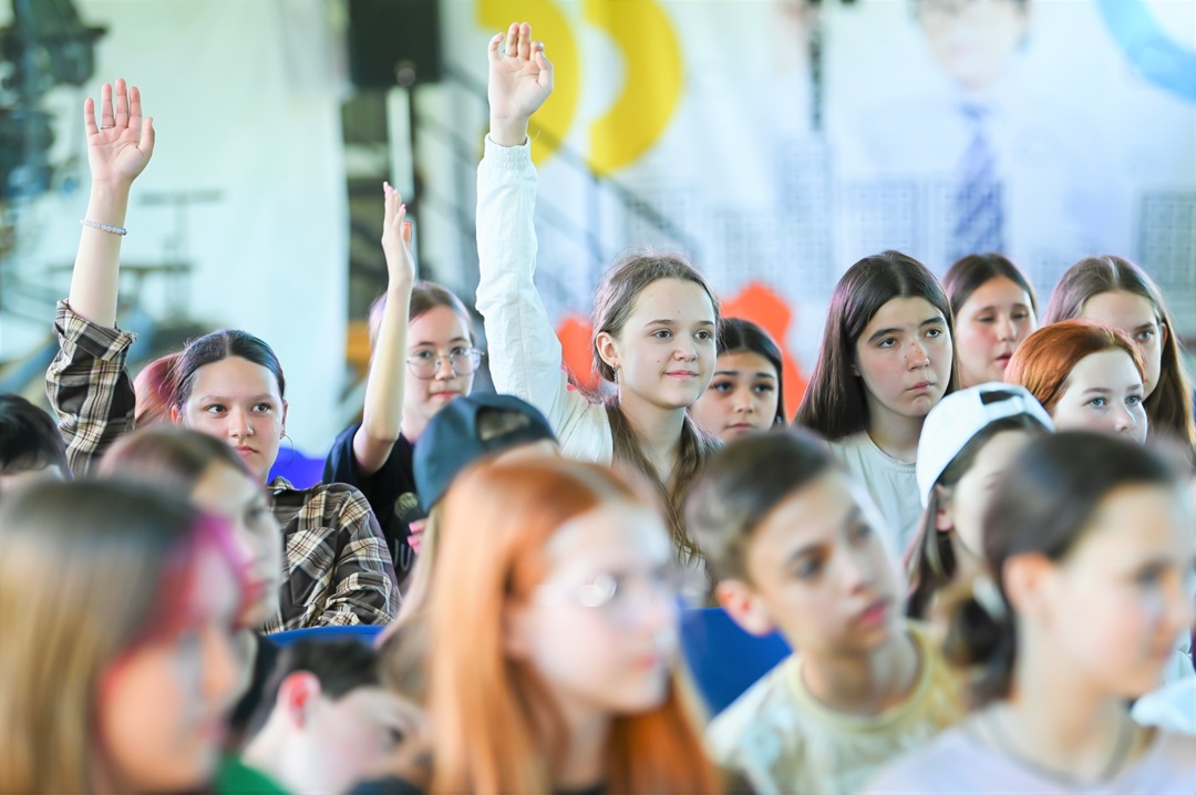 Энергия наставничества: амбассадоры «Татнефти» вдохновляют школьников