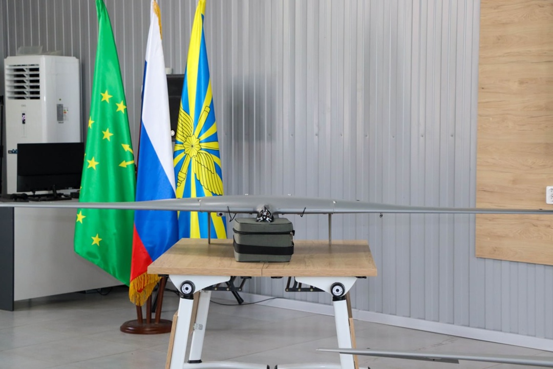 Комплекс БПЛА Supercam S350 нового поколения передан вузу Адыгеи по поручению Дениса Мантурова.