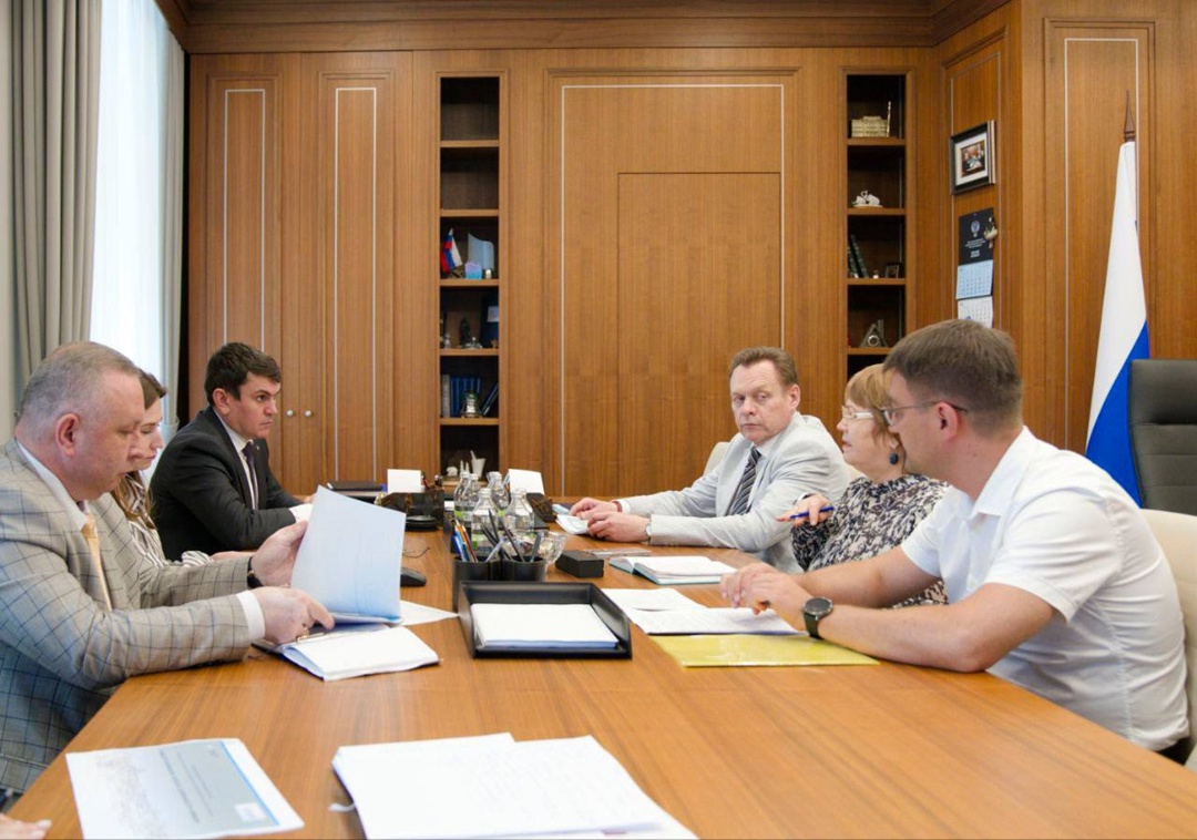 В Минстрое России обсудили направления деятельности базовой кафедры в Финансовом университете и завершение строительства социальных объектов