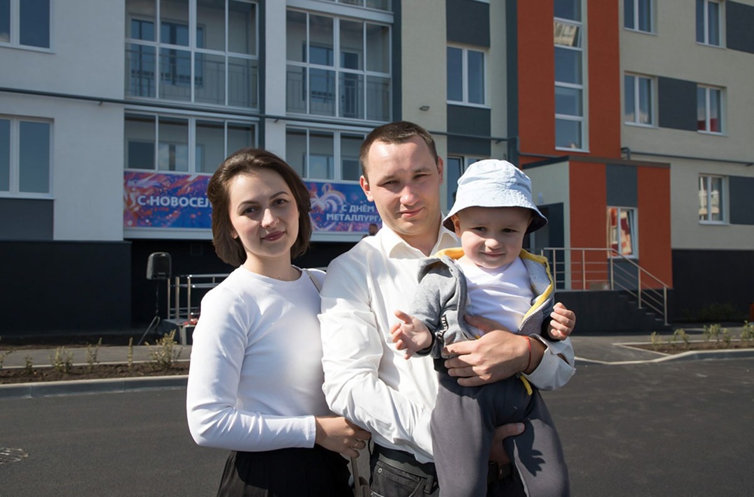 Новоселье с видом на будущее
Каждый год в преддверии Дня металлурга семьи работников ММК получают не просто ключи от квартиры, а старт в новую главу жизни.