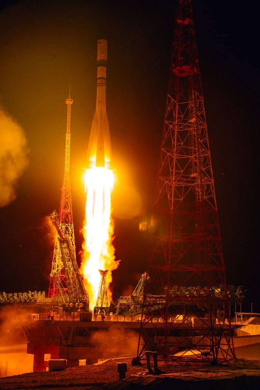 Ночная фотоохота на ракету Сегодня наслаждаемся впечатляющими кадрами запуска грузового корабля «Прогресс МС-31», снятыми на технику Ростеха.