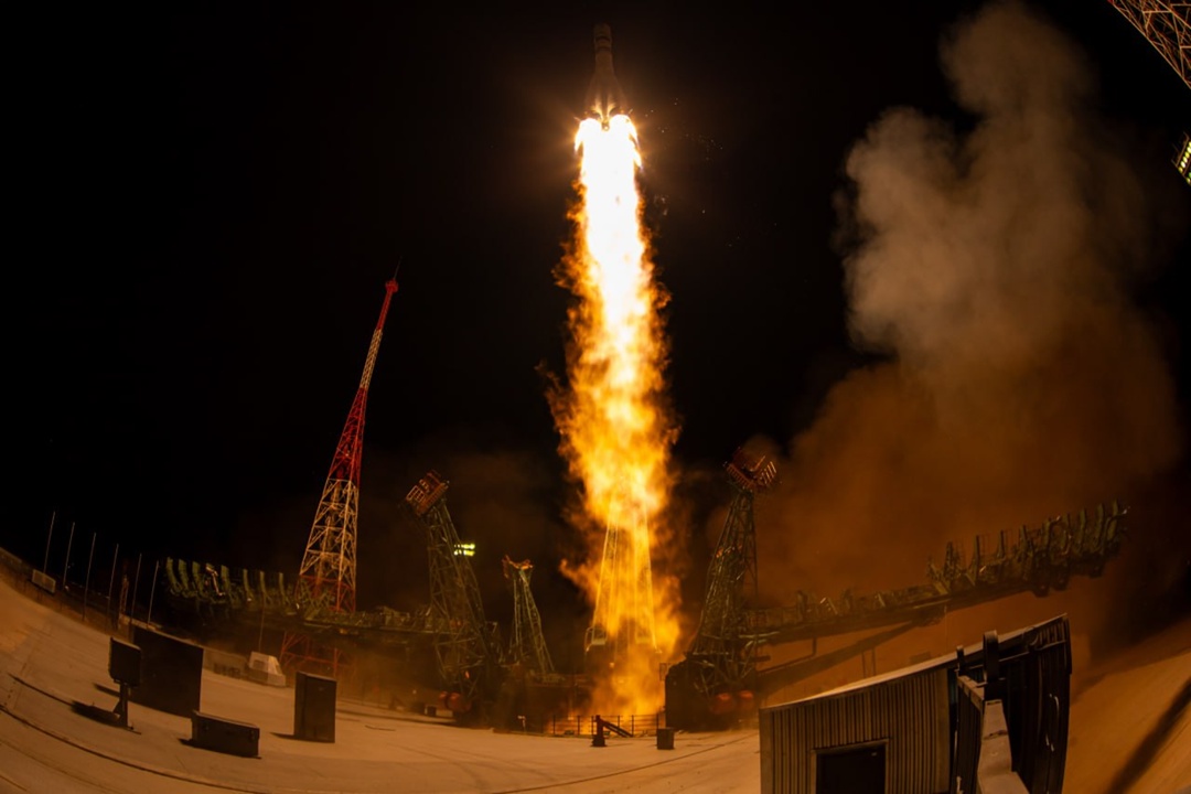 Ночная фотоохота на ракету Сегодня наслаждаемся впечатляющими кадрами запуска грузового корабля «Прогресс МС-31», снятыми на технику Ростеха.