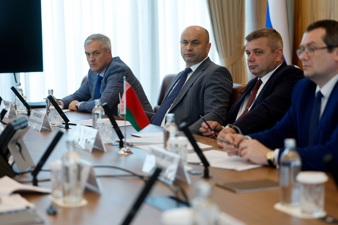 Антон Алиханов встретился с министром промышленности Республики Беларусь Андреем Кузнецовым