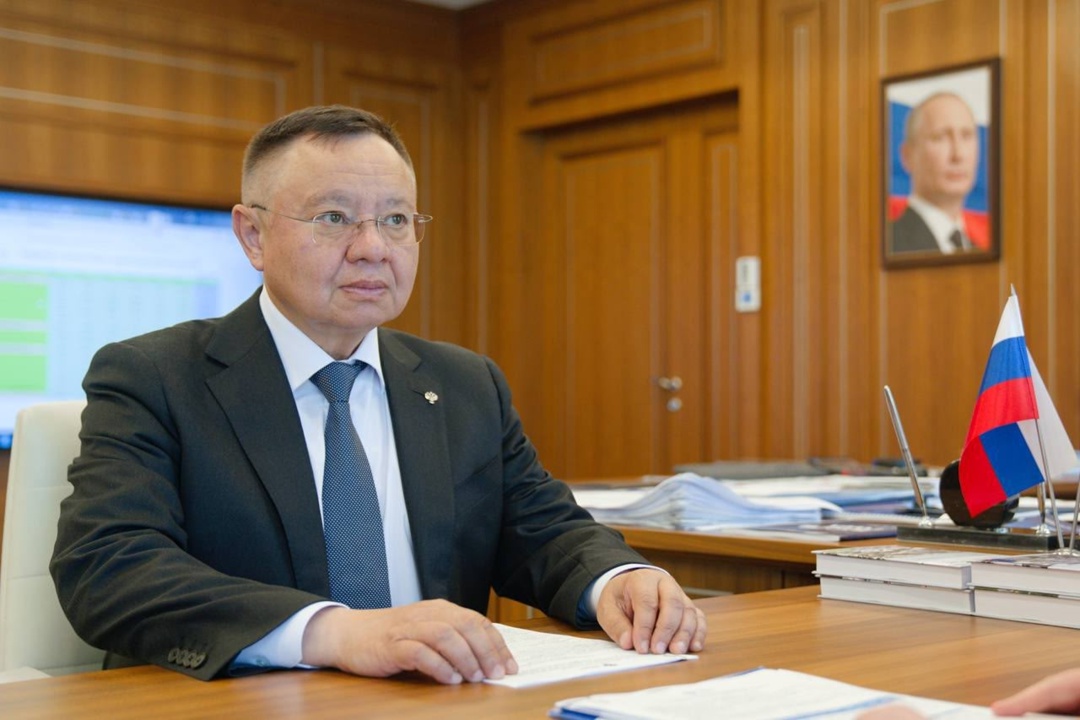 Глава Минстроя России Ирек Файзуллин провел рабочую встречу с врио губернатора Ненецкого автономного округа Ириной Гехт