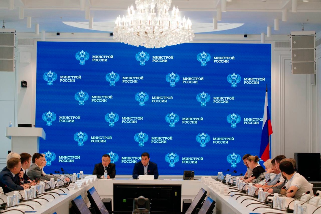 В Минстрое России обсудили завершение строительства инфраструктуры в жилых комплексах застройщика «Урбан Групп»