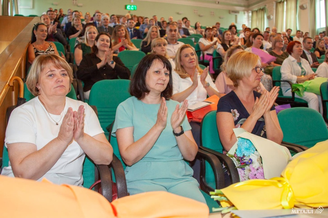 За профессионализм и верность делу