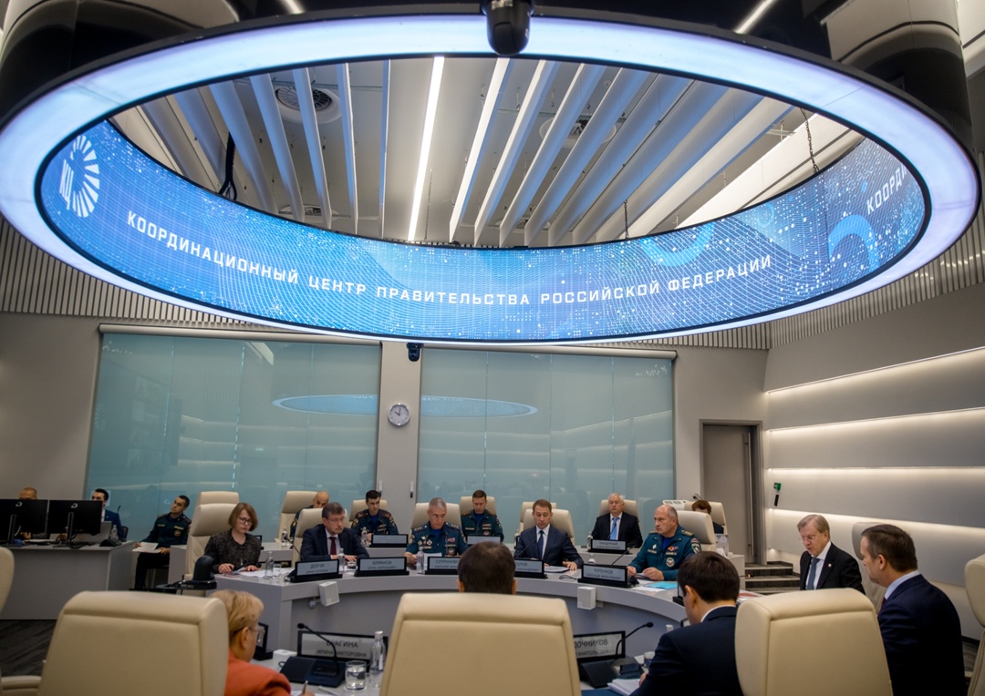 Виталий Савельев провел заседание правкомиссии для координации работ по ликвидации последствий ЧС, вызванной крушением танкеров в Керченском проливе.