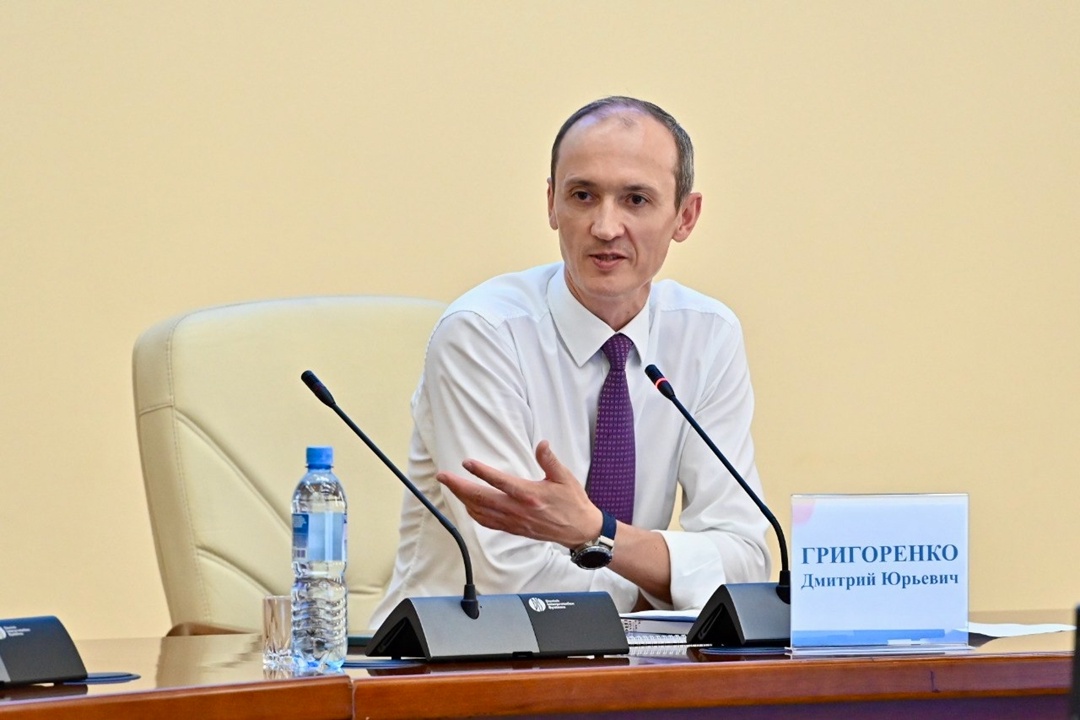 Дмитрий Григоренко: Бурятия осваивает федеральные стандарты оказания госуслуг.