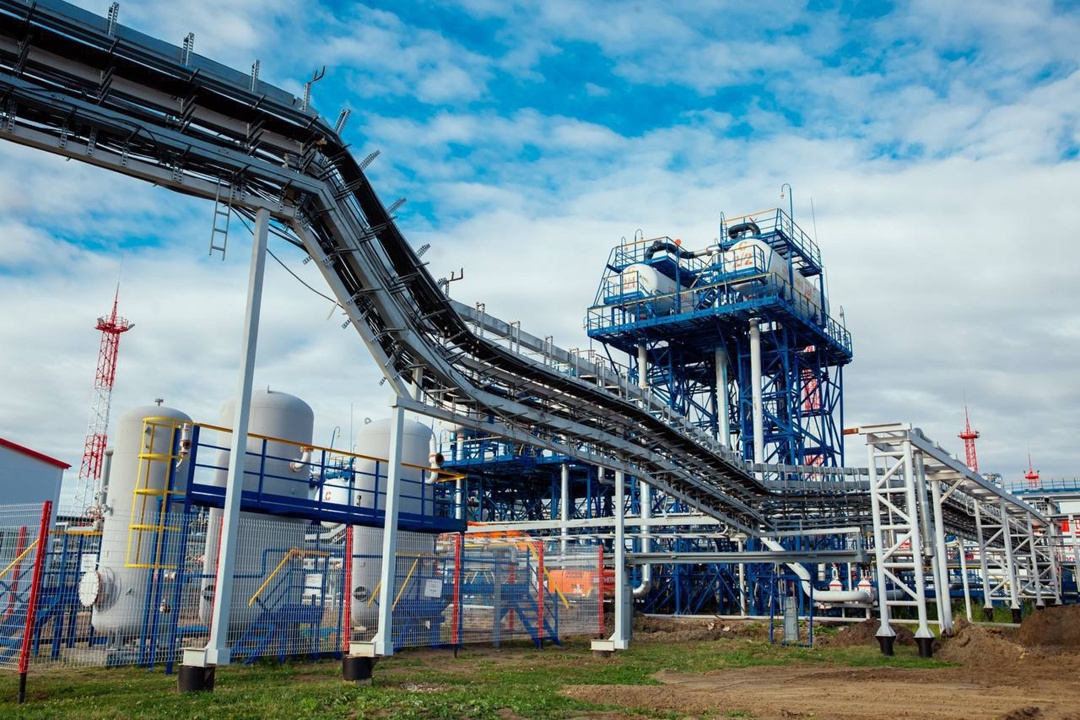 Нейросеть для сложных скважин Технолог ЛУКОЙЛа из Тимано-Печоры Григорий Чёрный предложил использовать искусственный интеллект для оптимизации работы с…