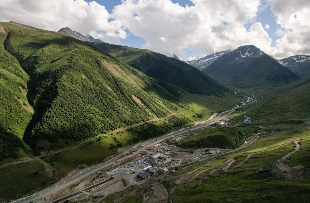 Марш-бросок в Мамисон: Сергей Назаров и команда Кавказ.РФ проверяют экотропы и заряжают на покорение новых вершин