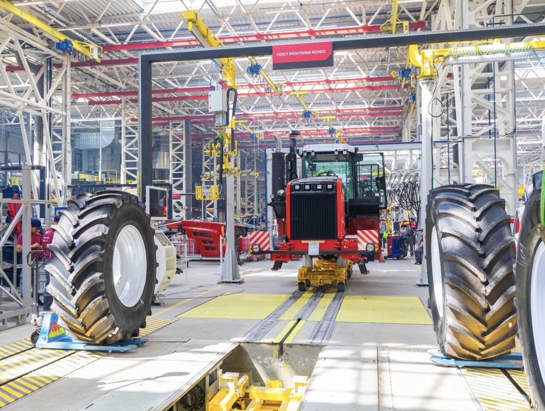 Закупки сельхозтехники существенно снизились, рассказал директор центра продаж, маркетинга и сервиса компании «Ростсельмаш» Алексей Швейцов на летней…