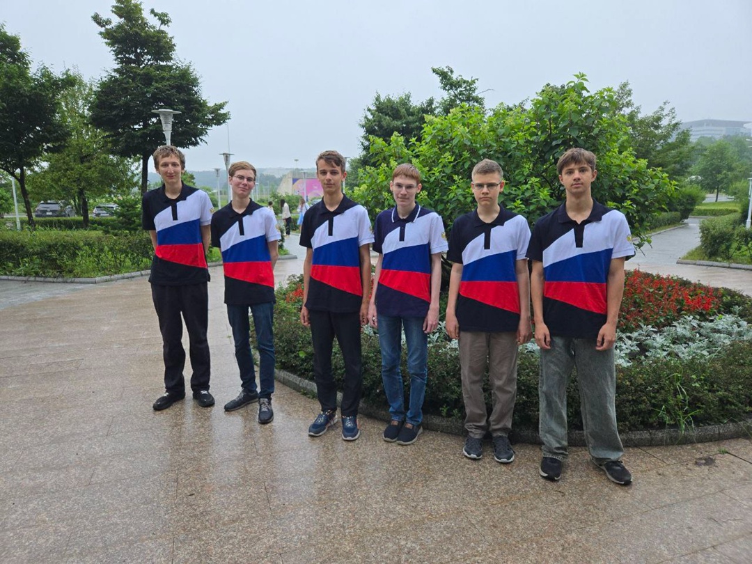 Российские школьники победили на Международной математической олимпиаде.