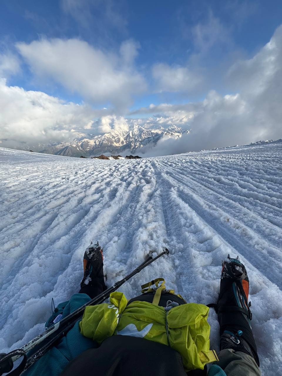 Флаг ЛУКОЙЛа снова на вершине самой высокой горы Европы