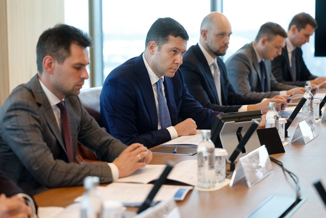 Антон Алиханов и Александр Моор обсудили развитие промышленности Тюменской области