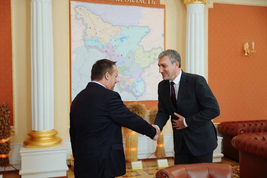 В рамках визита в Амурскую область состоялась рабочая встреча министра транспорта Андрея Никитина с губернатором региона Василием Орловым