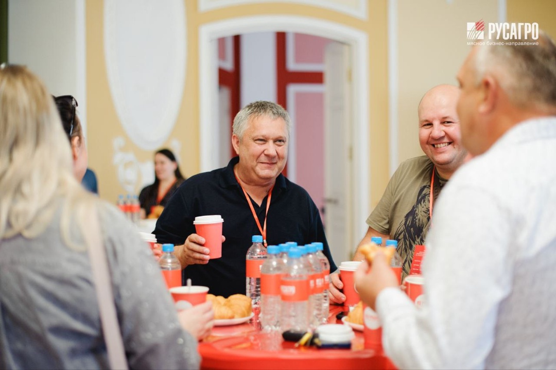 Более 300 участников, 8 департаментов, 2 региона и одна общая ценность — искренняя любовь к своему делу и своей команде. В Тамбове прошло главное корпоративное…