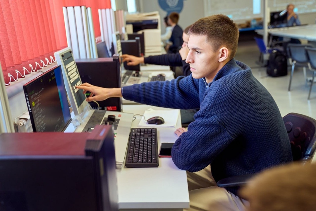 Вице-премьер Дмитрий Чернышенко и министр просвещения Сергей Кравцов рассказали о ходе приемной кампании в организации СПО