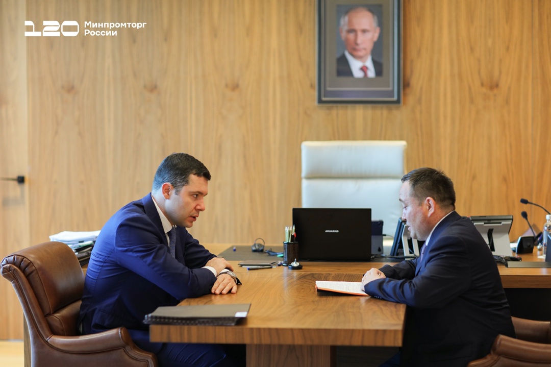 Антон Алиханов стал наставником участника программы «Время героев»