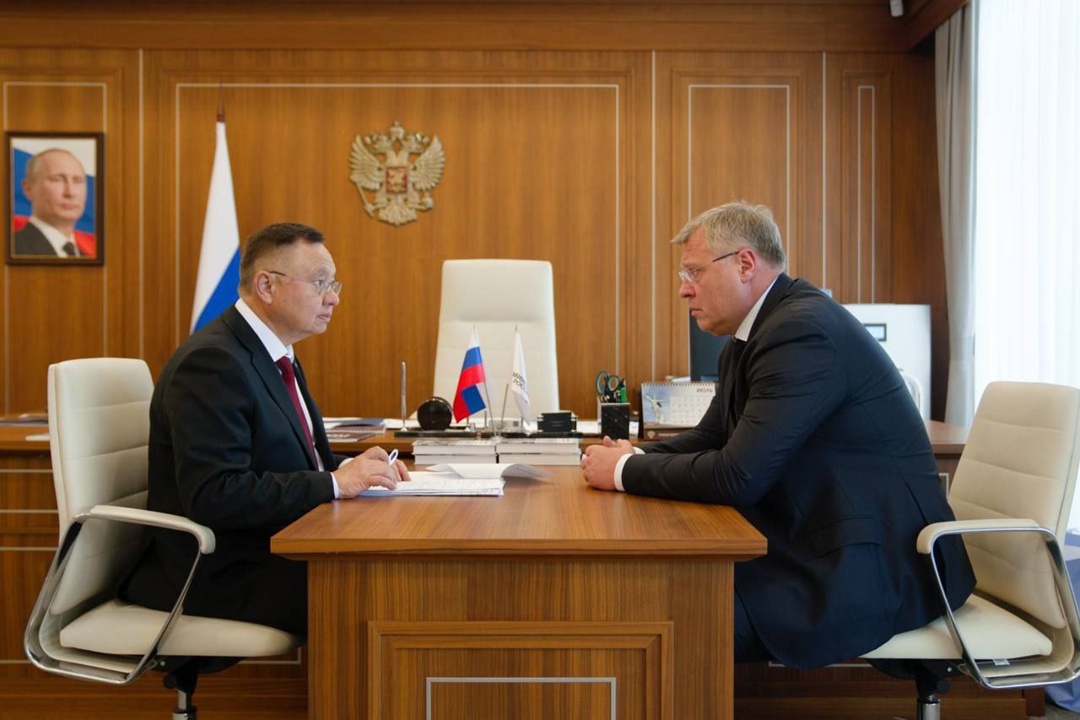 Состоялась рабочая встреча Главы Минстроя России Ирека Файзуллина с Губернатором Астраханской области Игорем Бабушкиным