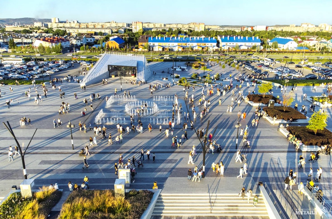 Нашли себя на фотографии? День металлурга в этом году собрал рекордные толпы в «Притяжении» – только за три дня здесь побывали более 172 500 человек!