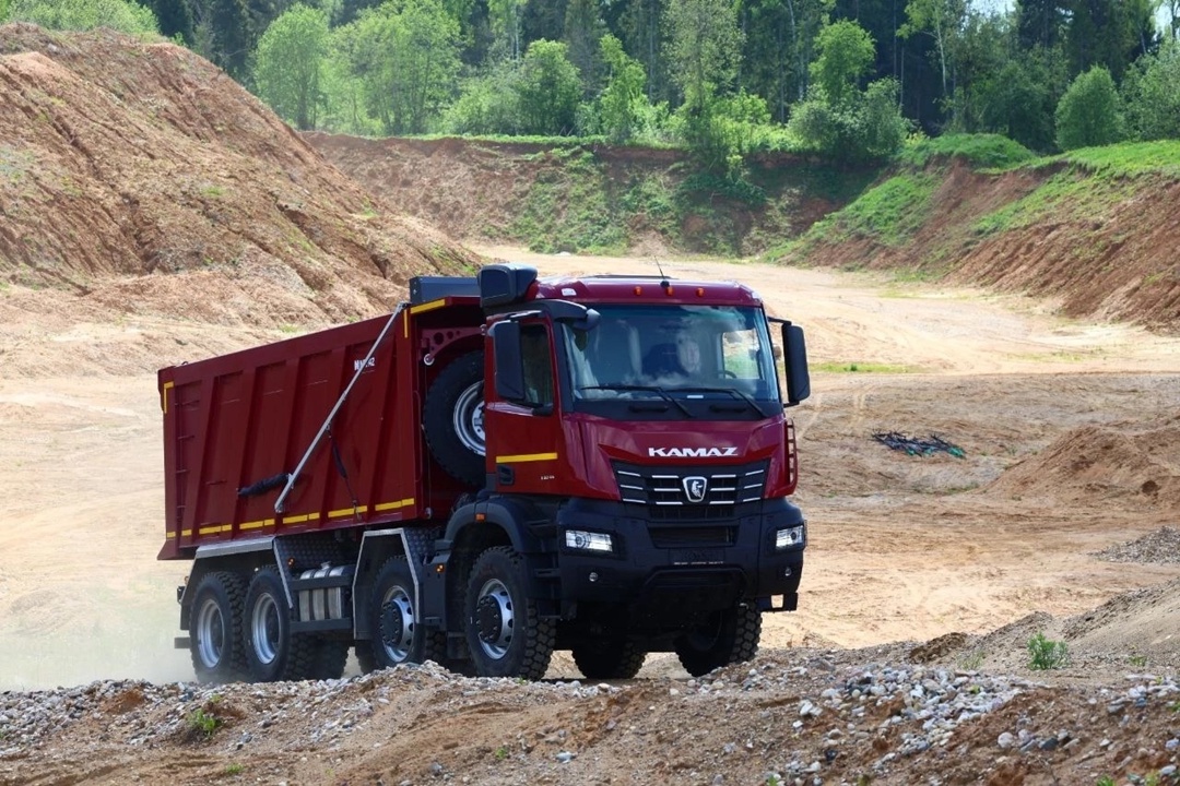 КАМАЗ будет помогать строить высокоскоростную магистраль