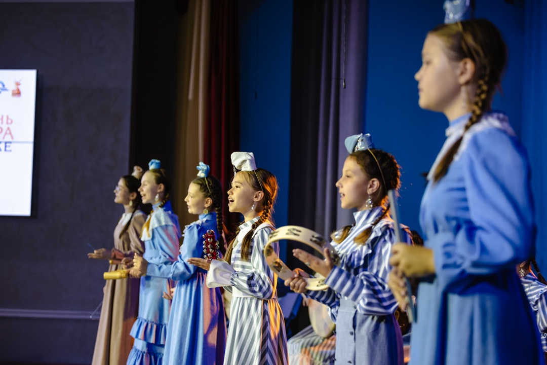 «Карлыгач»: связующая нить поколений