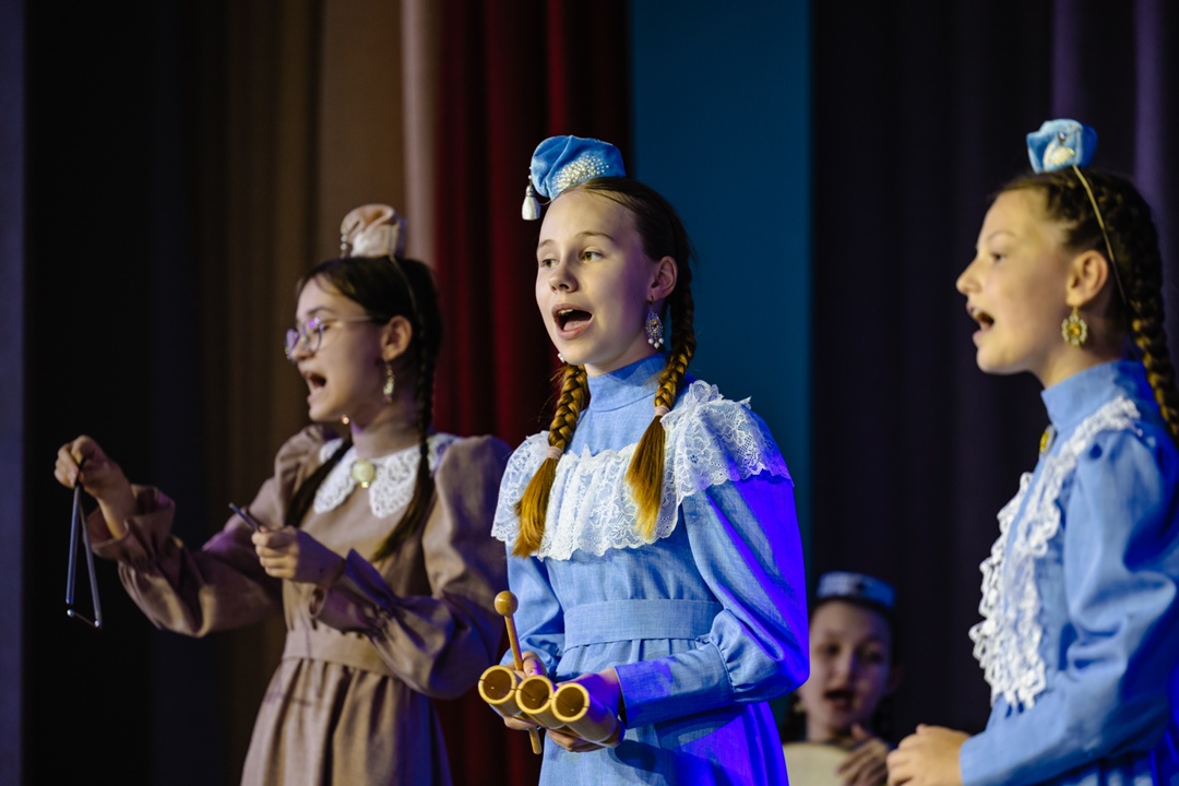 «Карлыгач»: связующая нить поколений