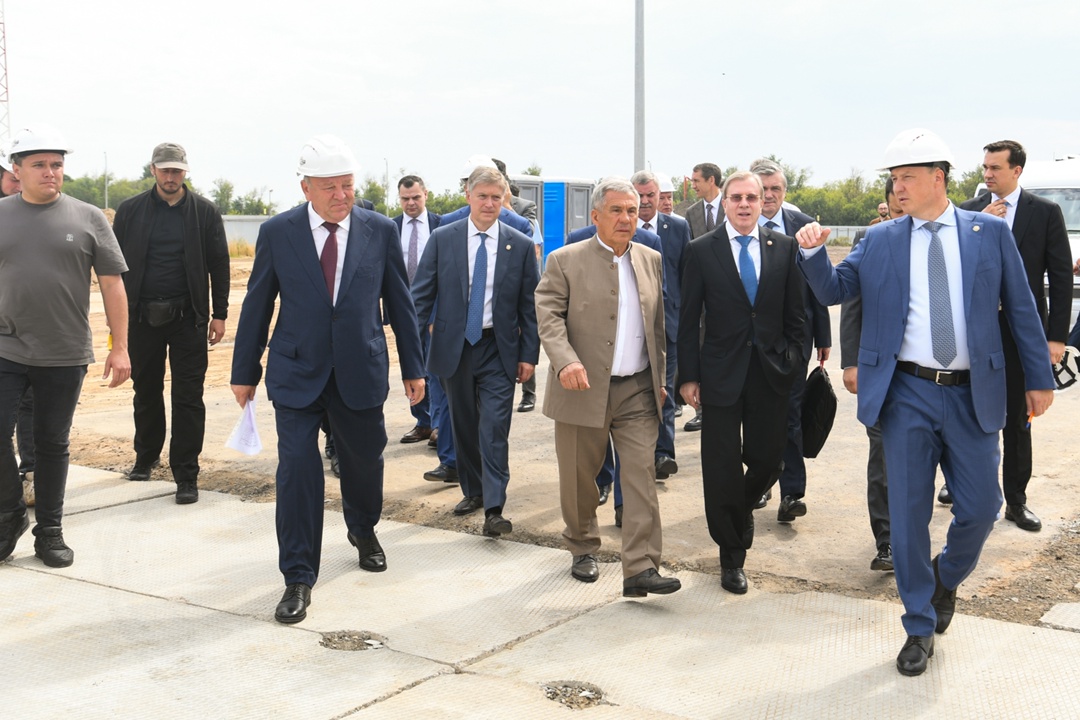 Виталий Савельев ознакомился с ходом строительства нового пассажирского терминала международного аэропорта Казань.