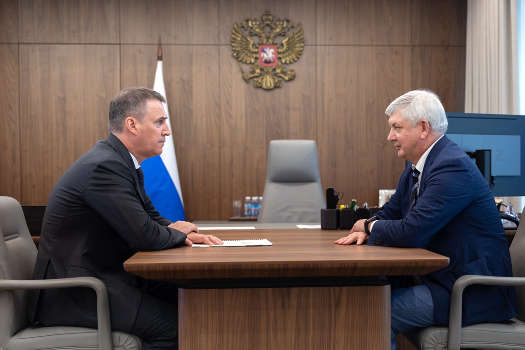 Дмитрий Патрушев провел рабочую встречу с губернатором Воронежской области Александром Гусевым