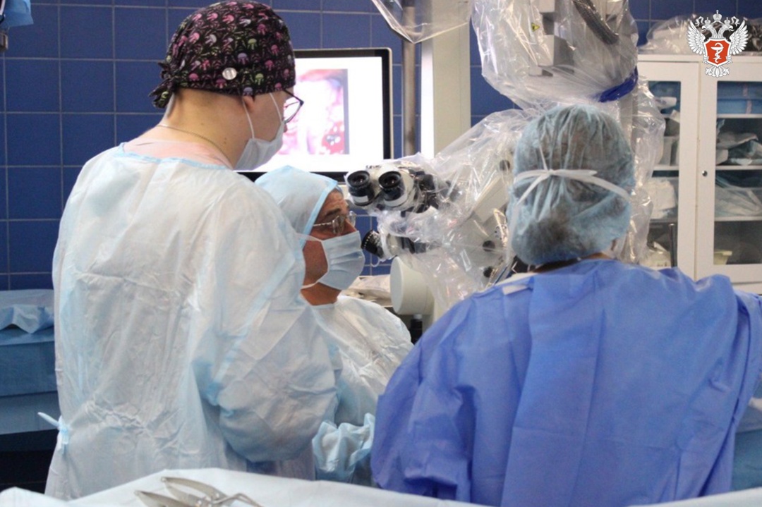 Специалисты федерального центра Минздрава России спасли пациентку с гигантской аневризмой