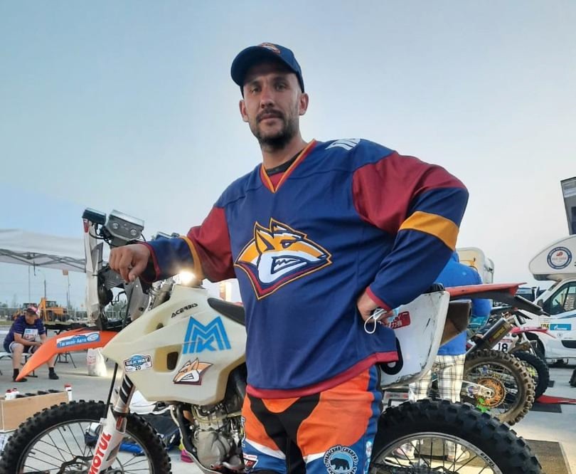 Олег Павленко - гонщик бренда «ММК» - влетел в песчаный ад восьмого этапа «Шёлкового пути» и… вынырнул на второе место общего зачёта G-Moto Challenge.