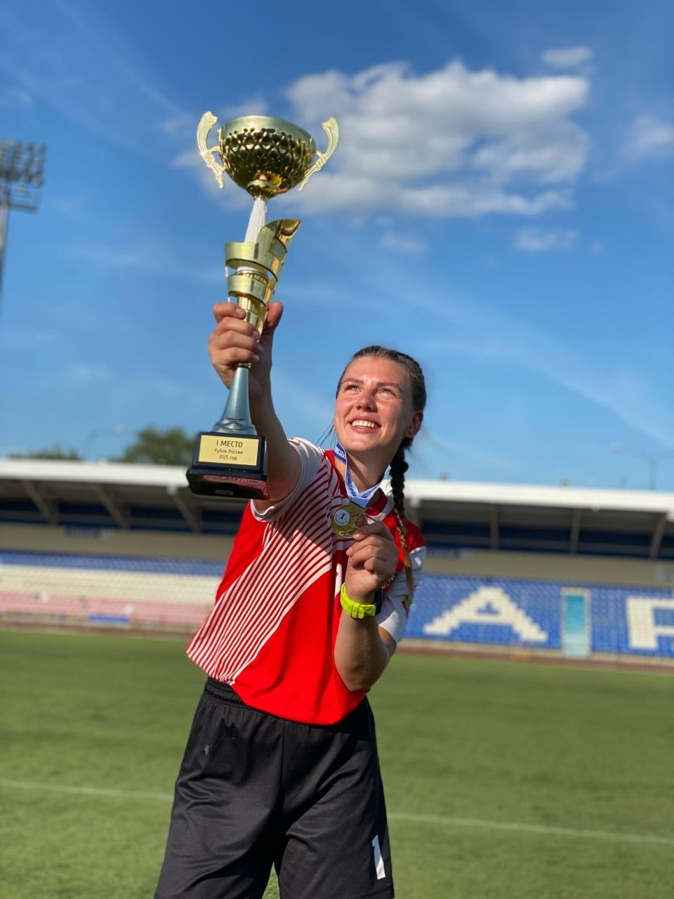 Золото для Оренбуржья Вера Селёдкина, электромонтер «Оренбургнефти», стала чемпионкой России по лапте — одному из древнейших русских видов спорта