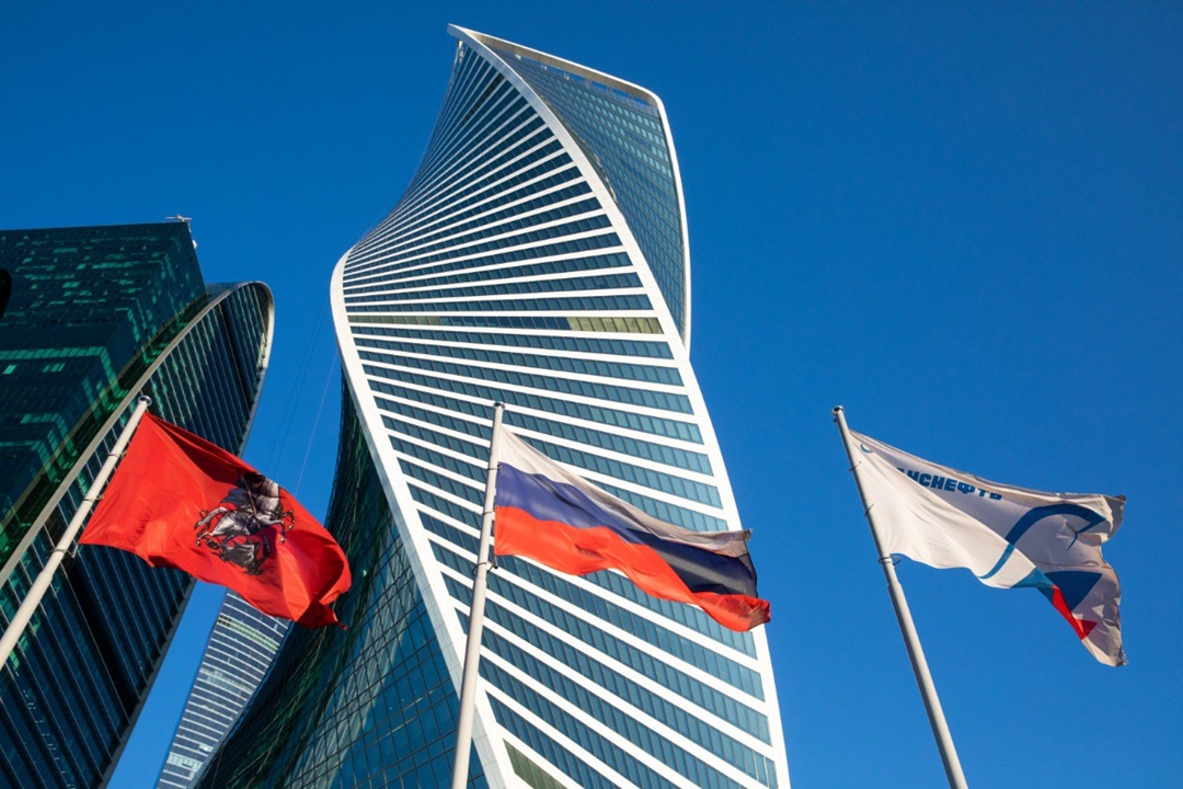 В масштабах страны На официальном сайте «Транснефти» опубликован фильм, посвященный компании и её достижениям.