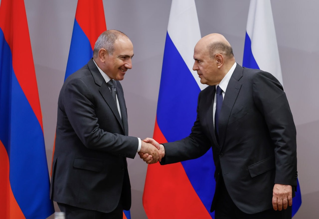 Михаил Мишустин провел встречу с премьер-министром Республики Армения Николом Пашиняном.