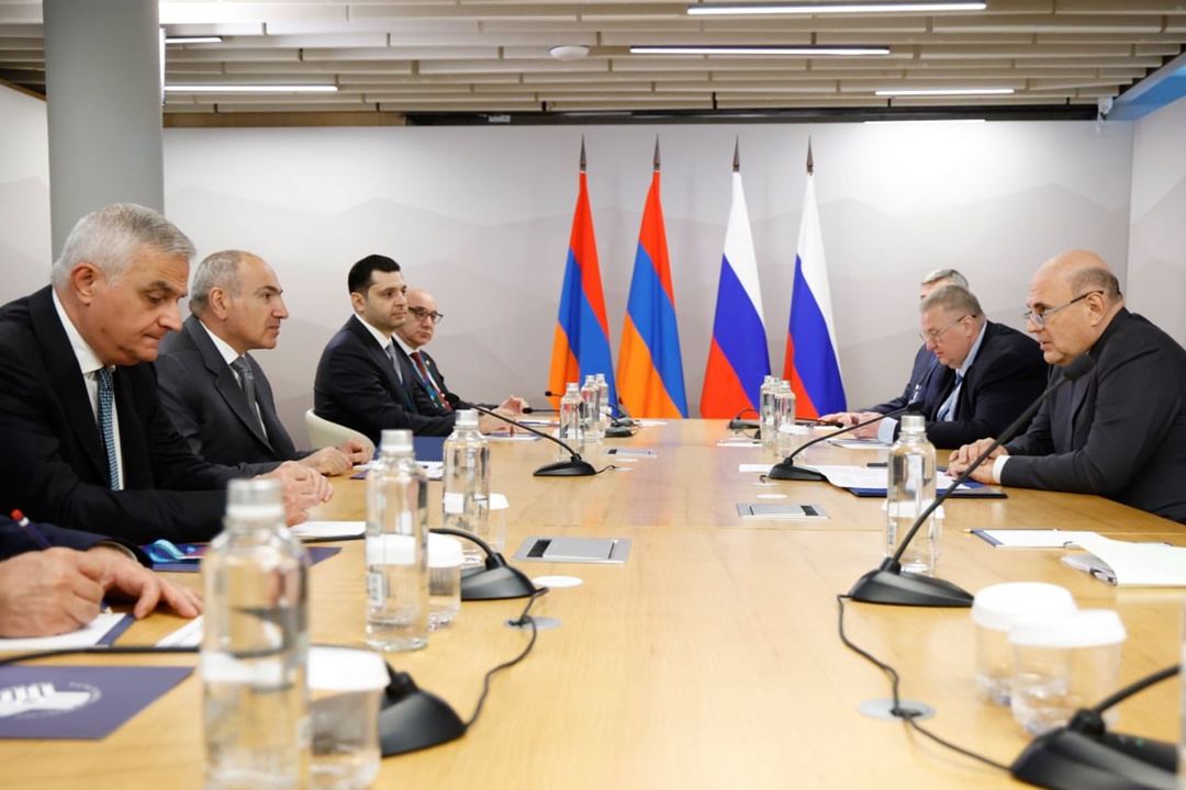 Михаил Мишустин провел встречу с премьер-министром Республики Армения Николом Пашиняном.