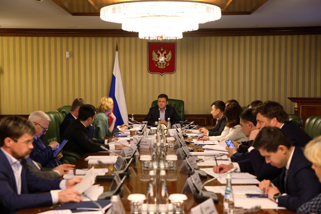 Александр Новак провел заседание подкомиссии по повышению устойчивости финансового сектора и отдельных отраслей экономики