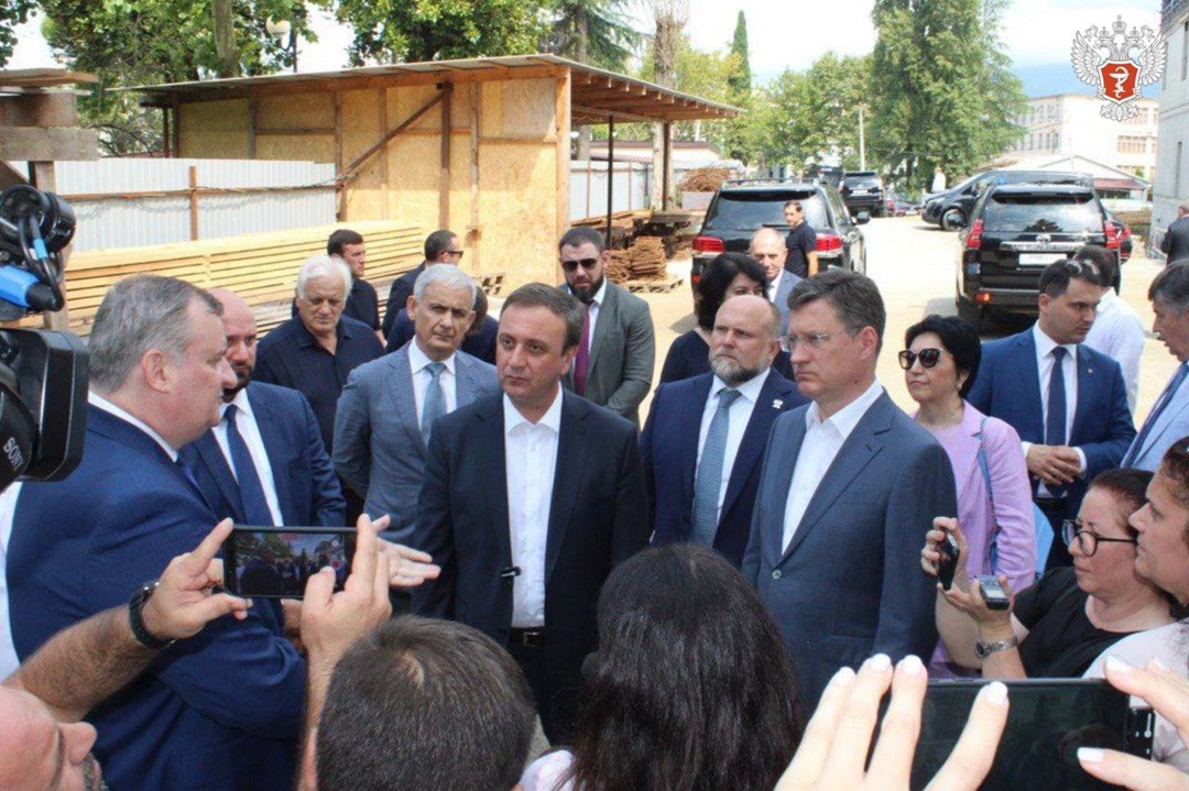 Андрей Плутницкий принял участие в XX заседании Межправительственной комиссии по социально-экономическому сотрудничеству между Россией и Абхазией