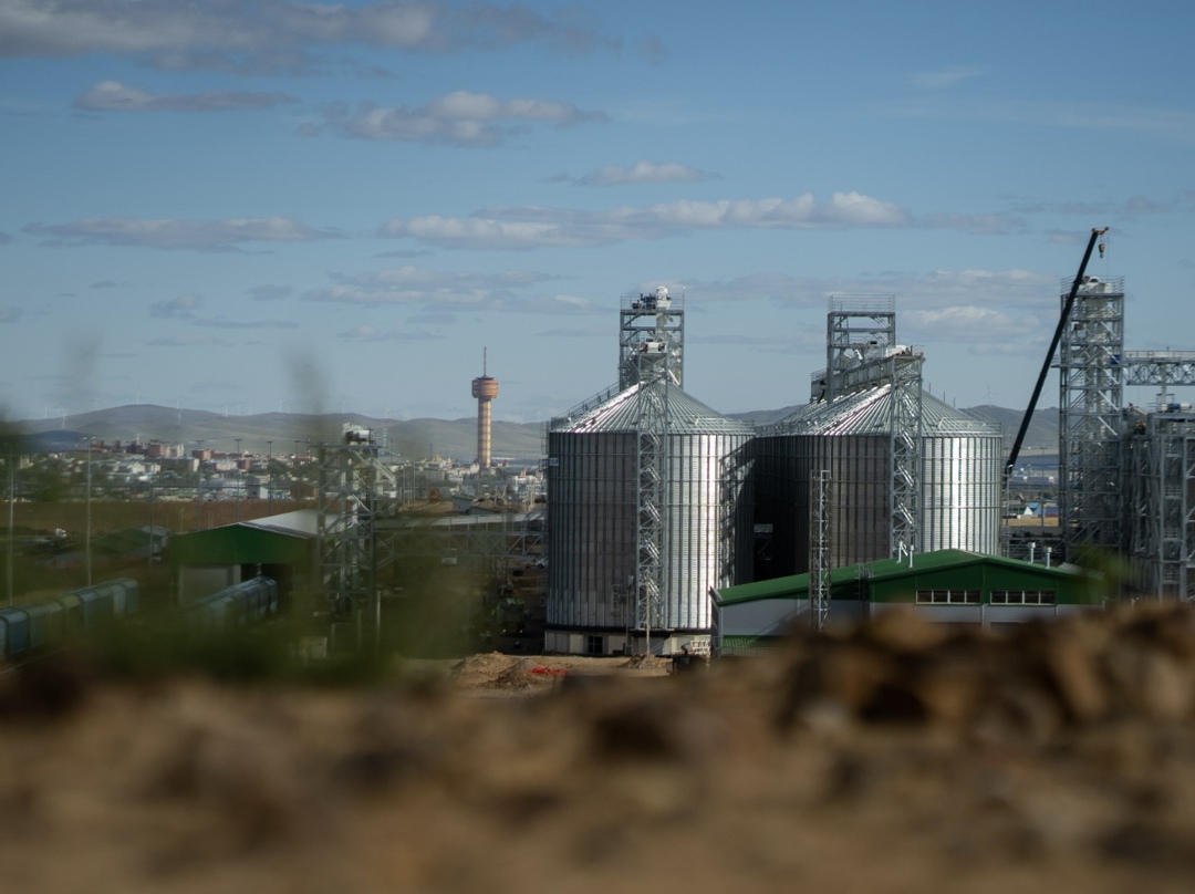 ГК «Новый сухопутный зерновой коридор» (НСЗК) готова собрать свой земельный банк для производства сельхозпродукции, пишет «Коммерсантъ» со ссылкой на копию…