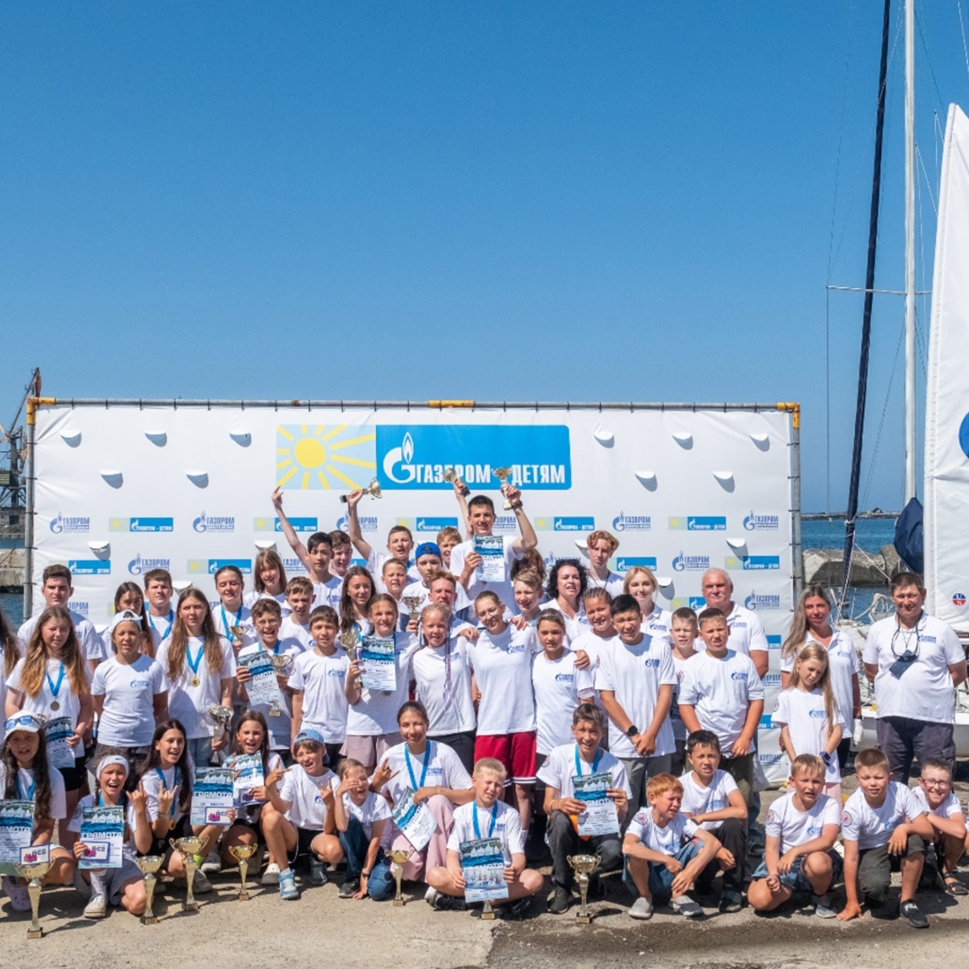 У берегов Холмска на Сахалине завершилась пятая регата «Паруса надежды» – проект, который из года в год открывает детям мир парусного спорта
