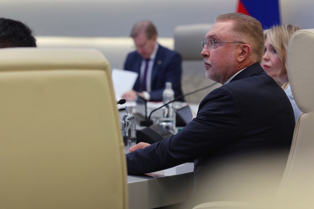 Виталий Савельев провел заседание правкомиссии для координации работ по ликвидации последствий ЧС, вызванной крушением танкеров в Керченском проливе