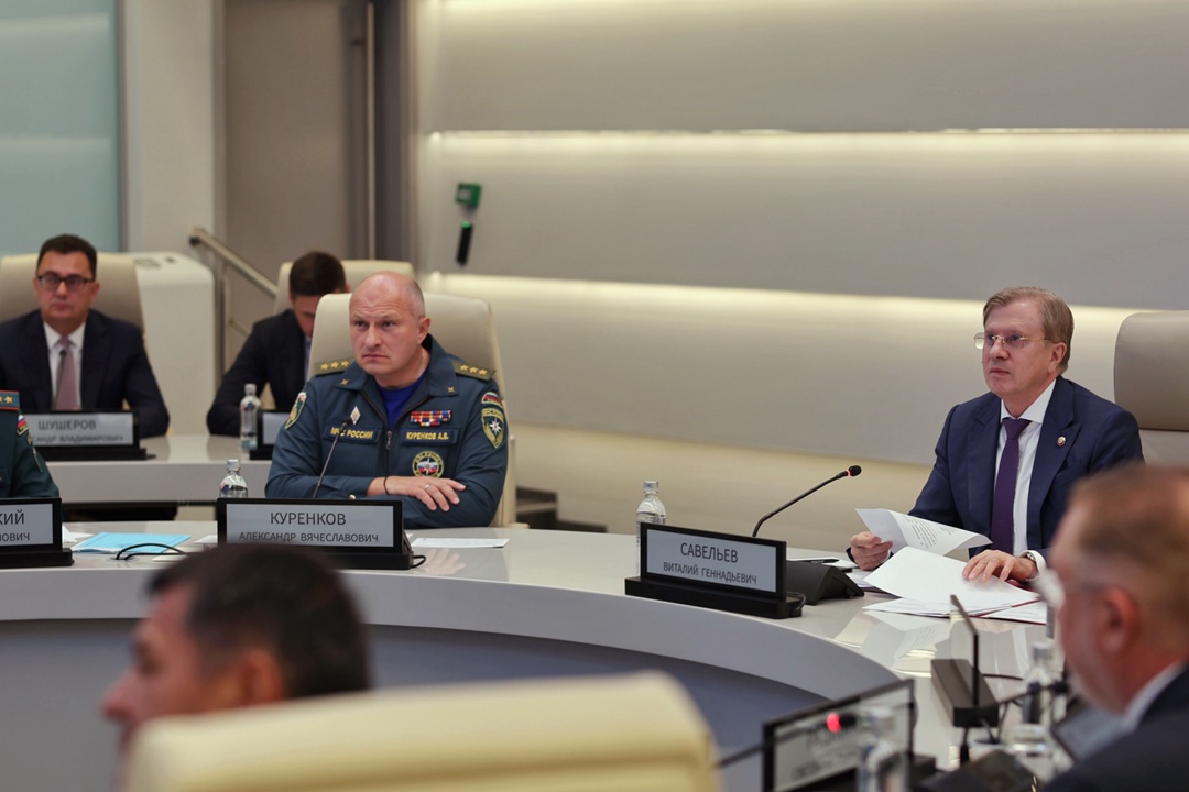 Виталий Савельев провел заседание правкомиссии для координации работ по ликвидации последствий ЧС, вызванной крушением танкеров в Керченском проливе