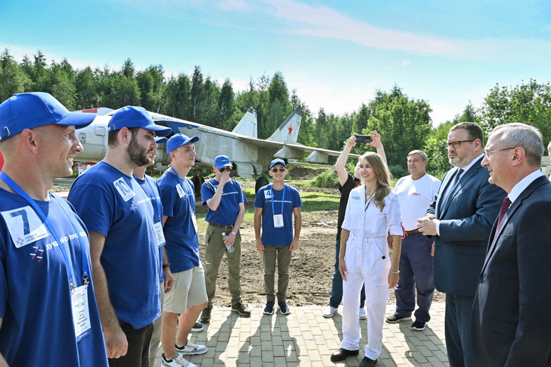 Министр труда и социальной защиты РФ Антон Котяков посетил с рабочей поездкой Калужскую область