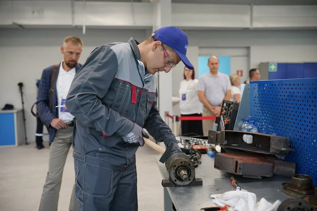 Лучшего слесаря-сборщика России выбрали в Архангельской области.