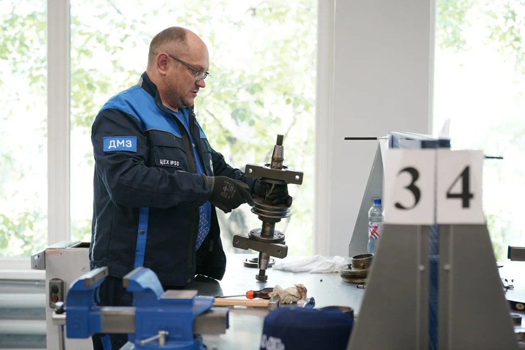 Лучшего слесаря-сборщика России выбрали в Архангельской области.