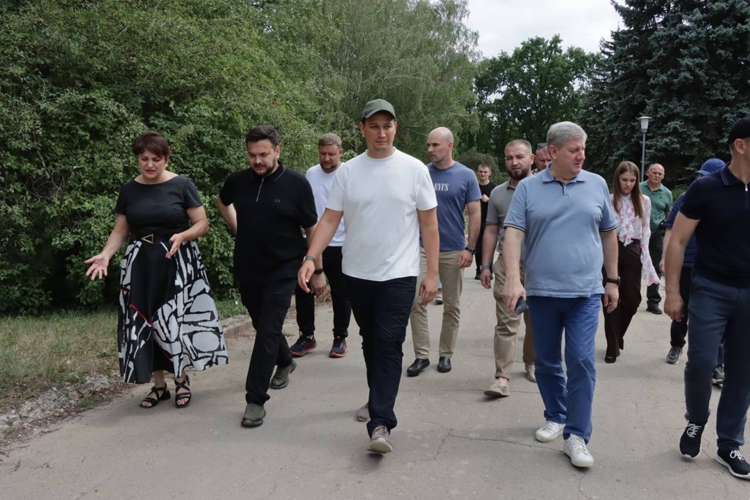 Представители Минстроя России приняли участие в координационных совещаниях, а также посетили социальные объекты ДНР