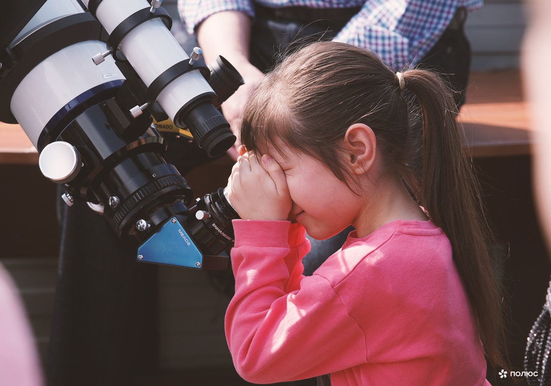 Если суббота начинается не с гаджетов, а с телескопа, сцены или кулинарного мастер-класса, значит, в деле снова «Клуб выходного дня»