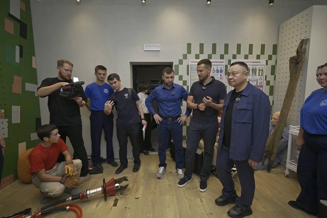 В ходе рабочей поездки в ДНР Министр строительства и ЖКХ РФ Ирек Файзуллин совместно с главой региона Денисом Пушилиным посетил филиал «Дома молодёжи» в…