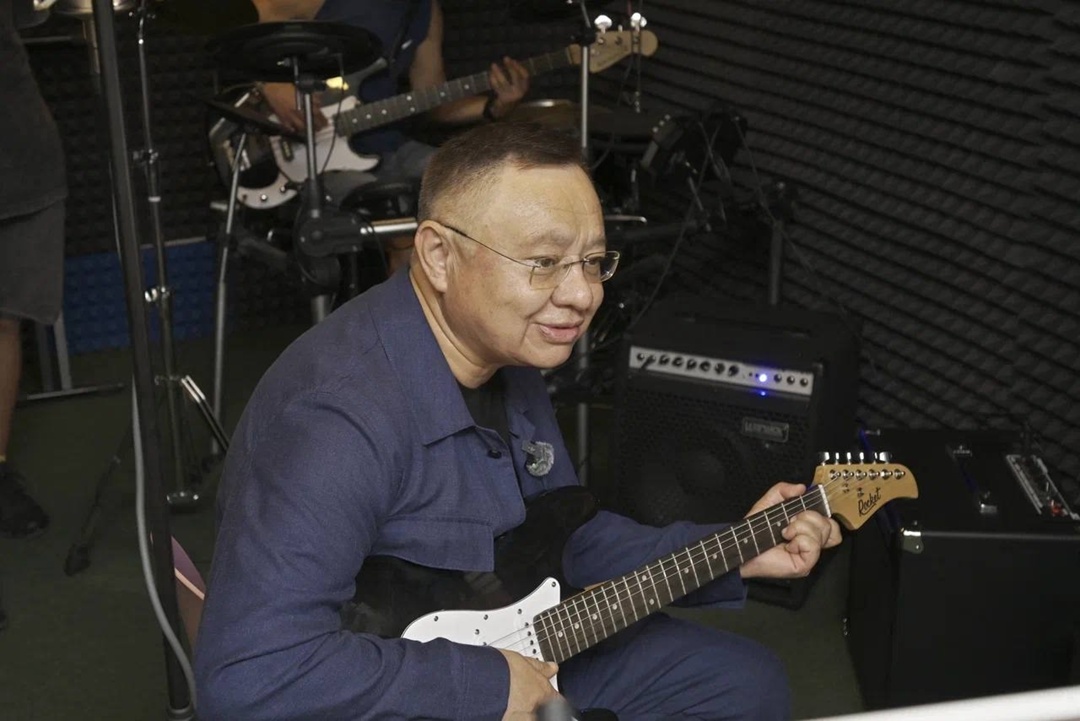 В ходе рабочей поездки в ДНР Министр строительства и ЖКХ РФ Ирек Файзуллин совместно с главой региона Денисом Пушилиным посетил филиал «Дома молодёжи» в…