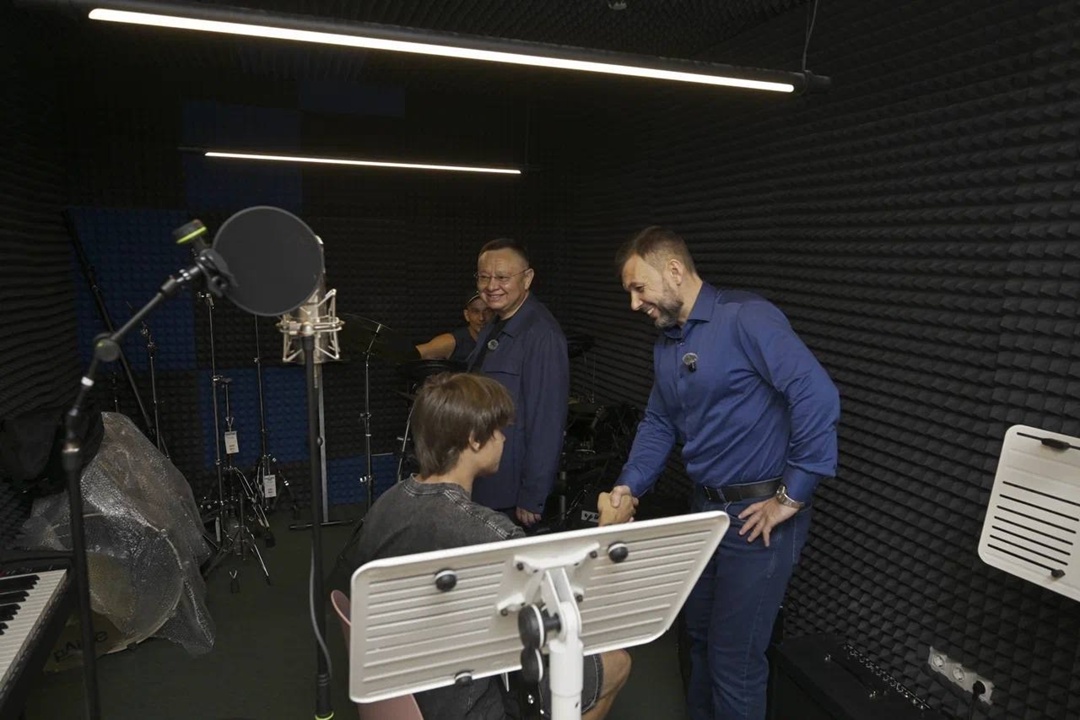 В ходе рабочей поездки в ДНР Министр строительства и ЖКХ РФ Ирек Файзуллин совместно с главой региона Денисом Пушилиным посетил филиал «Дома молодёжи» в…